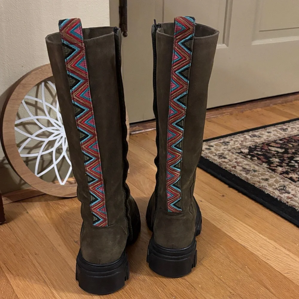 FARM Rio Army Olive Green Knee-High Boots w/Vibrant embroidered Pattern - Picture 11 of 14